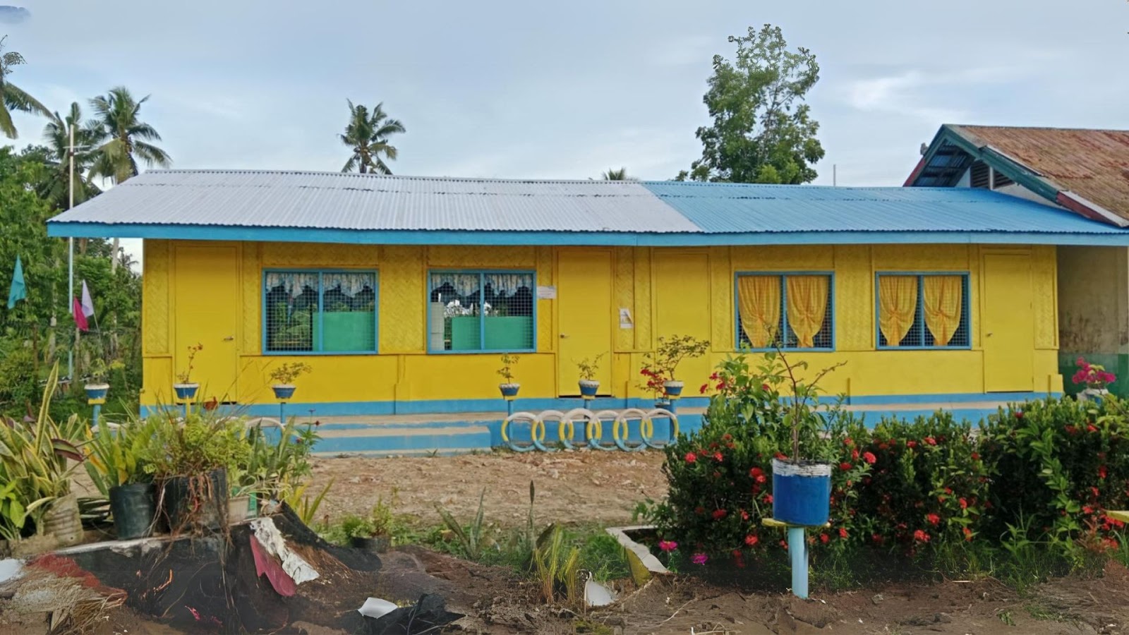 Another image of the completed New Cuyo Elementary School